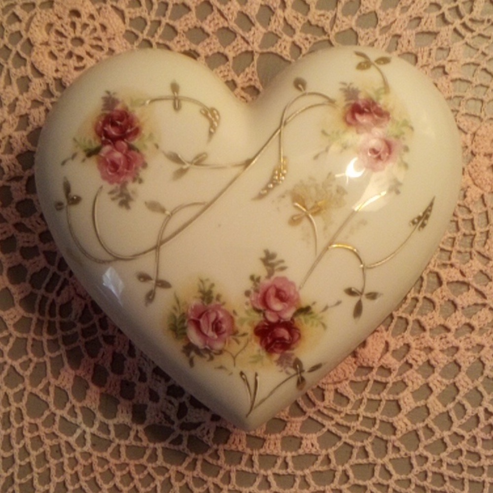 Vintage Porcelain Jewelry Box- Japan